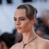 Mit dem Frisuren-Trend "Loop Bun" à la Cara Delevigne stiehlst du im Frühling allen die Show Cara Delevigne