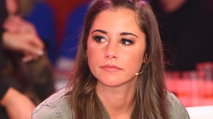 Sarah Lombardi Schocknachricht Alessio muss ins Krankenhaus Sarah Lombardi guckt traurig