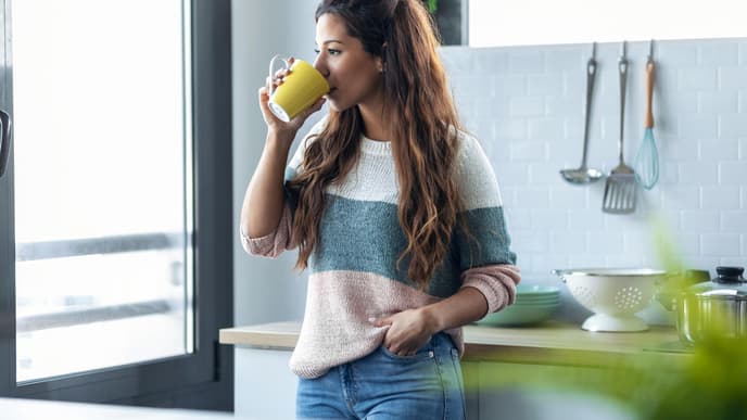 Küche einrichten Interior-Trends Frau in der Küche