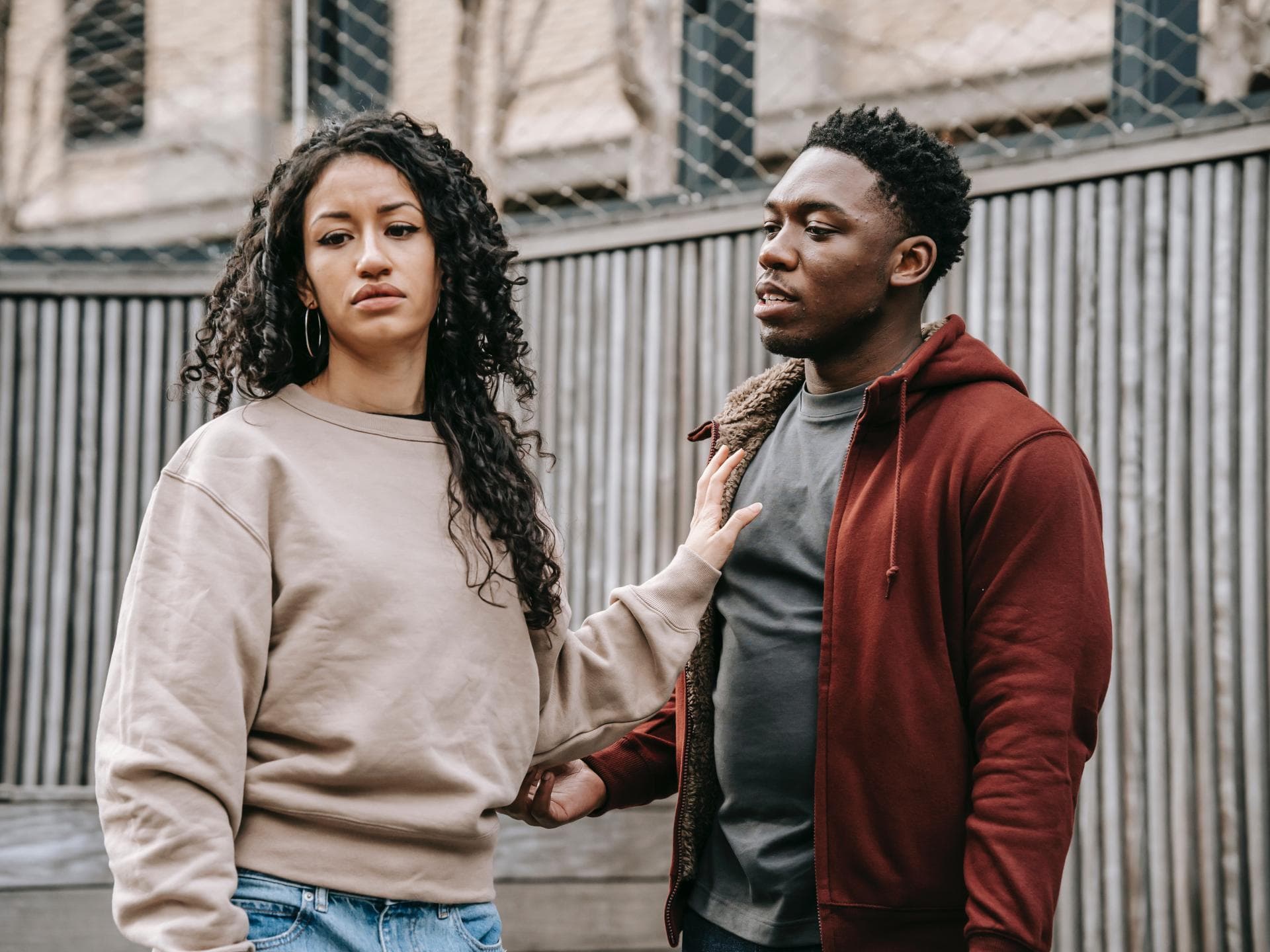 Mann und Frau streiten sich Mann und Frau streiten sich