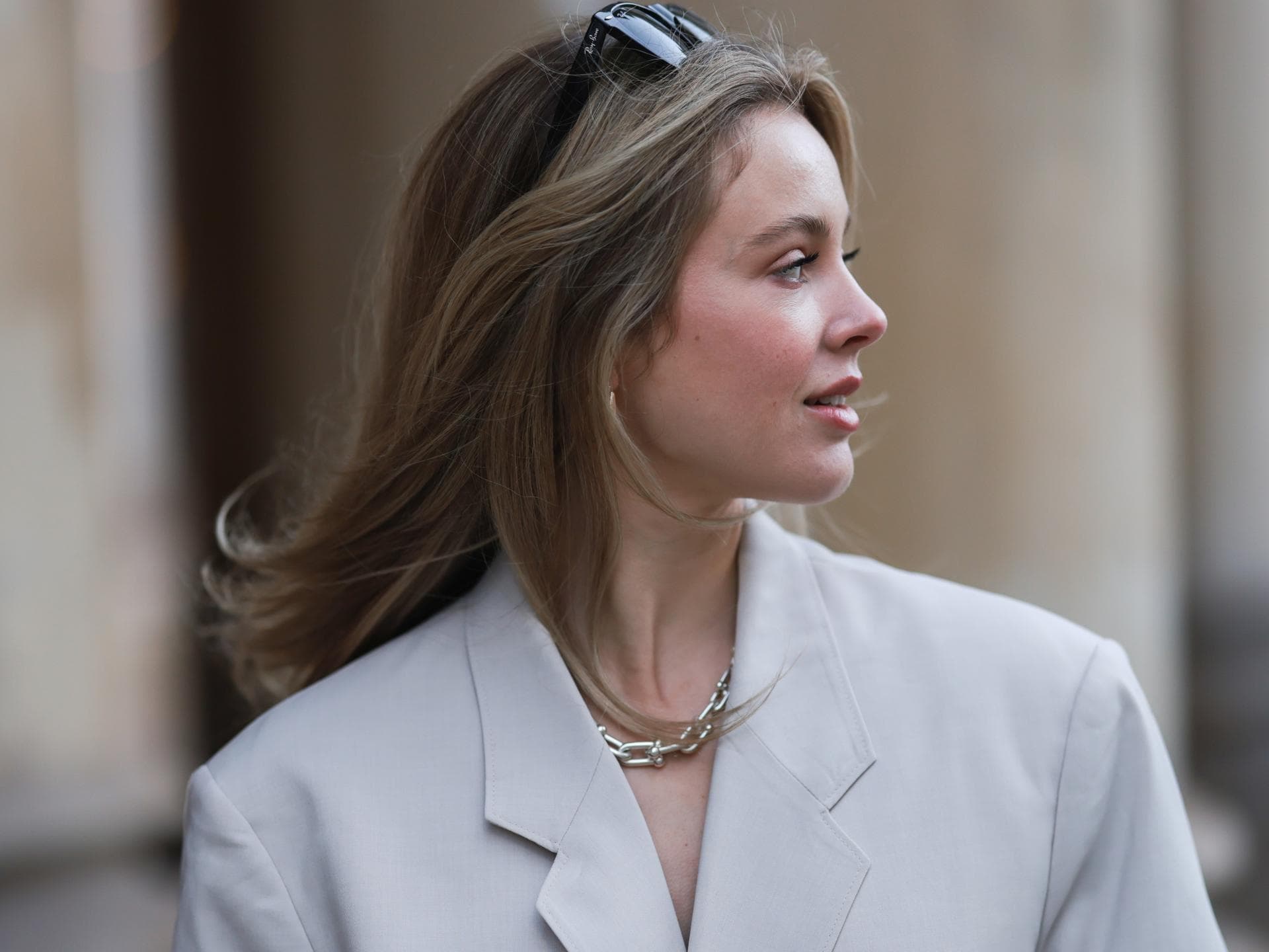 Mehr Volumen mit Trockenshampoo Mehr Volumen mit Trockenshampoo