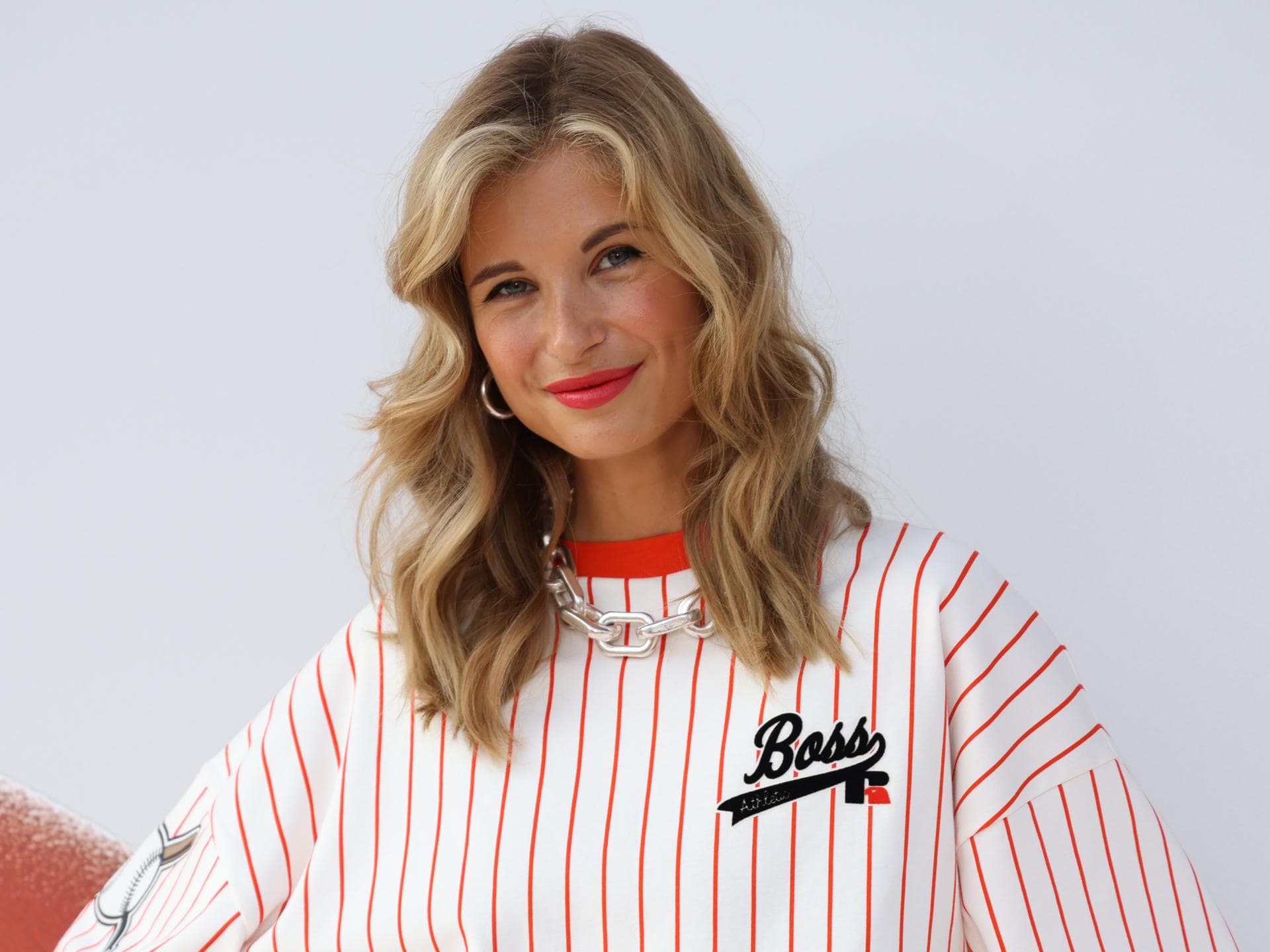 Volumenwelle Xenia Adonts Xenia Adonts