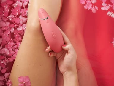 Womanizer Druckwellenvibrator Womanizer Druckwellenvibrator in Badewanne